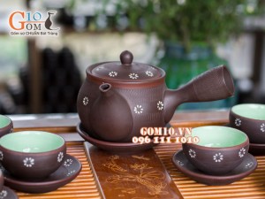 Bộ ấm chén dáng cao quai ngang gốm hồng sa, khắc sao trắng, đẩy đủ phụ kiện 350ml