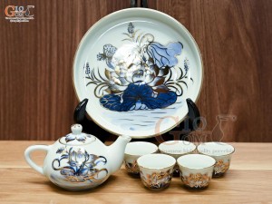 Bộ ấm chén thờ  5 chén men lam vẽ Sen Đại Cát, vẽ vàng 24k