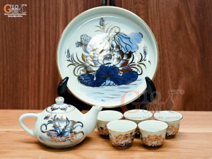 Bộ ấm chén thờ  5 chén men lam vẽ Sen Đại Cát, vẽ vàng 24k