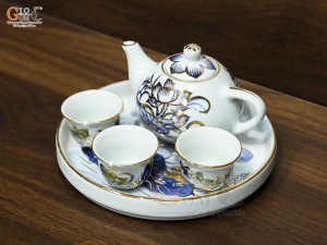 Bộ ấm chén thờ 3 chén men lam vẽ Sen Đại Cát vẽ vàng