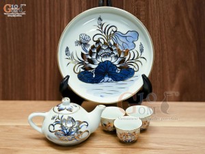 Bộ ấm chén thờ 3 chén men lam vẽ Sen Đại Cát, vẽ vàng 24k
