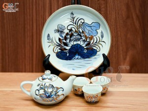 Bộ ấm chén thờ 3 chén men lam vẽ Sen Đại Cát, vẽ vàng 24k