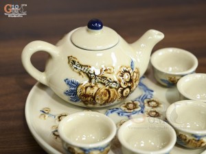 Bộ ấm chén thờ 5 chén men hoàng tộc đắp nổi Đào
