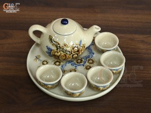 Bộ ấm chén thờ 5 chén men hoàng tộc đắp nổi Đào