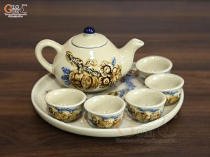 Bộ ấm chén thờ 5 chén men hoàng tộc đắp nổi Đào