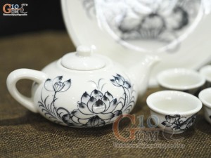 Bộ ấm chén thờ men bóng vẽ hoa Sen đen, 150ml