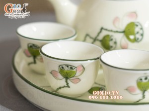 Bộ ấm chén thờ men kem vẽ Đài sen, 150ml