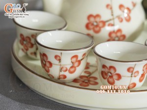 Bộ ấm chén thờ men kem vẽ hoa Đào đỏ, 150ml