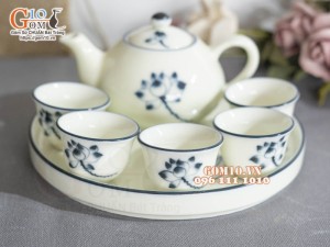 Bộ ấm chén thờ men kem vẽ hoa Sen đen, 150ml