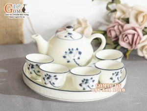 Bộ ấm chén thờ men kem vẽ hoa Sen đen, 150ml