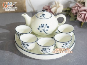 Bộ ấm chén thờ men kem vẽ hoa Sen đen, 150ml