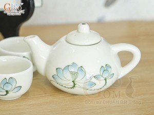 Bộ ấm chén thờ men kem vẽ Sen Xanh, khay vuông