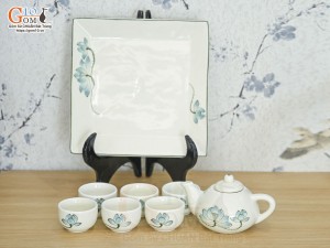 Bộ ấm chén thờ men kem vẽ Sen Xanh, khay vuông