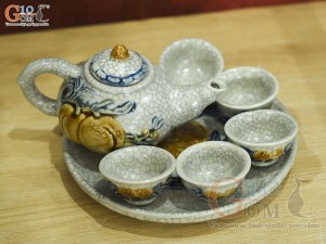 Bộ ấm chén thờ men rạn đắp nổi Đào Tài Vượng