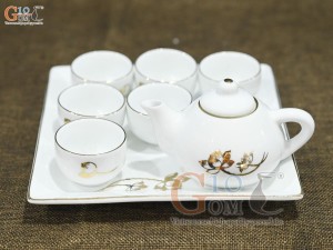 Bộ ấm chén thờ men trắng họa tiết hoa Sen vàng kim