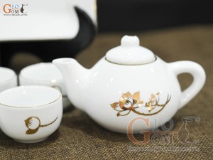 Bộ ấm chén thờ men trắng họa tiết hoa Sen vàng kim