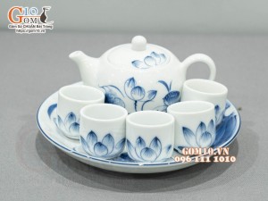 Bộ ấm chén thờ men trắng vẽ hoa sen tràm cổ