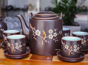 Bộ ấm chén tích hoa mai trắng - men nâu - chỉ đỏ và đầy đủ phụ kiện