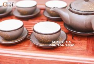 Bộ ấm chén dáng quai ngang gốm hồng sa, khắc trăng vàng, 330ml