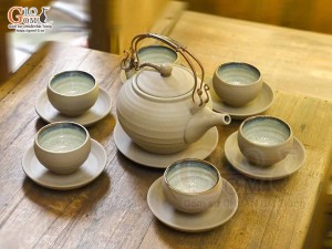 Bộ ấm chén tròn gốm ganh quai đồng lòng hỏa biến, 350ml