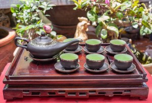 Bộ ấm chén tử sa aladin bọc đồng, chén lòng xanh 350ml