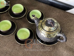 Bộ ấm chén tử sa dáng trúc đen khắc Phù Dung bọc đồng, 300ml
