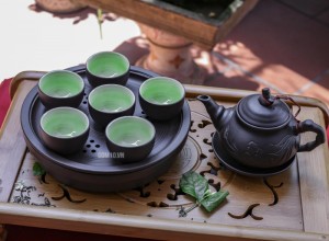 Bộ ấm chén tử sa dáng trúc đen, khay thủng 300ml