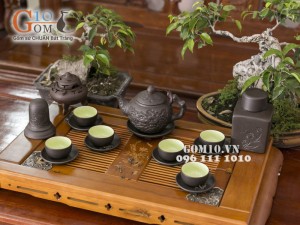 Bộ ấm chén tử sa đắp nổi hoa châm đen, đầy đủ phụ kiện