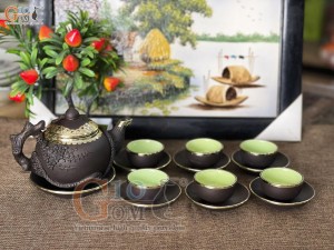 Bộ ấm chén tử sa đắp nổi hoa đào đen, bọc đồng 380ml