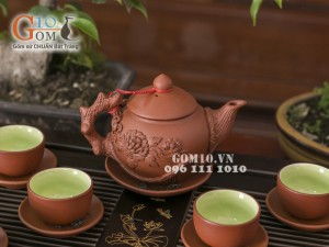 Bộ ấm chén tử sa đắp nổi hoa phù dung đỏ 500ml