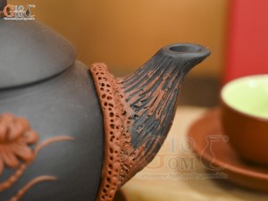 Bộ ấm chén tử sa đắp nổi hoa phù dung đỏ đen 380ml