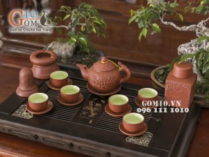 Bộ ấm chén tử sa đắp nổi hoa sen đỏ, đầy đủ phụ kiện