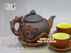 Bộ ấm chén tử sa đắp nổi hoa Tùng đỏ đen, 380ml