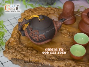 Bộ ấm chén tử sa đắp nổi lão tùng đỏ đen 380ml, đầy đủ phụ kiện và khay