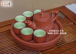 Bộ ấm chén tử sa đắp trúc đỏ chén lòng xanh, khay tròn 250ml