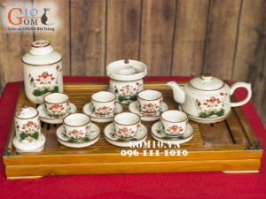 Bộ ấm chén Vuông dẹt sen đỏ men kem, đầy đủ phụ kiện