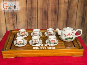 Bộ ấm chén Vuông dẹt sen đỏ men kem