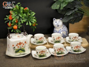 Bộ ấm chén Vuông quai đồng sen đỏ men kem