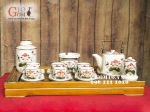 Bộ ấm chén Vuông quai đồng sen đỏ men kem, đầy đủ phụ kiện