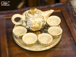 Bộ ấm thờ men hoàng tộc đắp nổi Sen Cát Tường, bộ 5 chén, vẽ vàng 24k