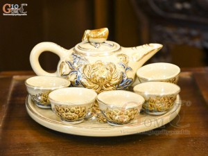 Bộ ấm thờ men hoàng thổ đắp nổi Sen Cát Tường, bộ 5 chén, vẽ vàng 24k