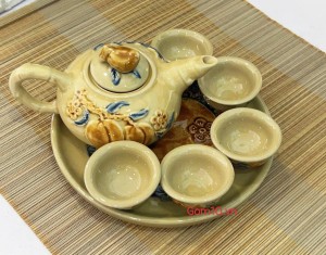 Bộ ấm thờ men hoàng tộc đắp nổi đào thọ, bộ 5 chén