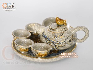 Bộ ấm thờ men rạn đắp nổi Đào Cát Tường, bộ 5 chén, vẽ vàng 24k