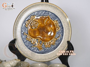 Bộ ấm thờ men rạn đắp nổi Đào Cát Tường, bộ 5 chén, vẽ vàng 24k