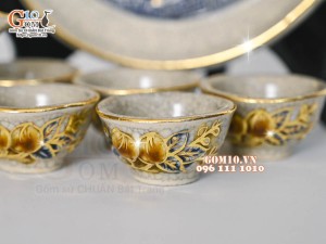 Bộ ấm thờ men rạn đắp nổi Đào Cát Tường, bộ 5 chén, vẽ vàng 24k