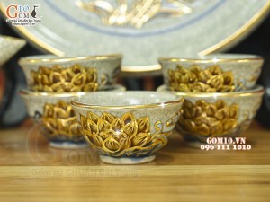 Bộ ấm thờ men rạn đắp nổi Sen Cát Tường, bộ 5 chén, vẽ vàng 24k