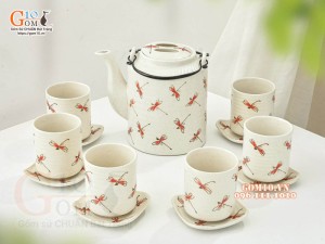 Bộ ấm tích men kem trắng, họa tiết chuồn đỏ 1.5 Lít