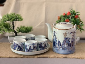 Bộ ấm tích men lam cổ cảnh trúc lâm thất hiền vẽ vàng 24k, 1.5L