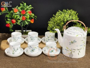 Bộ ấm tích men trắng vẽ chuồn trúc chỉ xanh, dung tích 1.5L