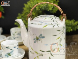 Bộ ấm tích men trắng vẽ chuồn trúc chỉ xanh, dung tích 1.5L
